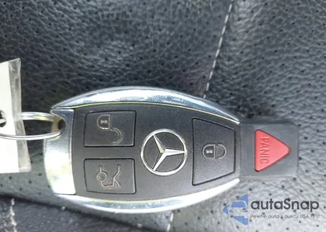 2014 Mercedes-Benz C 250 из США, поврежденный, VIN WDDGJ4HB1EG291119